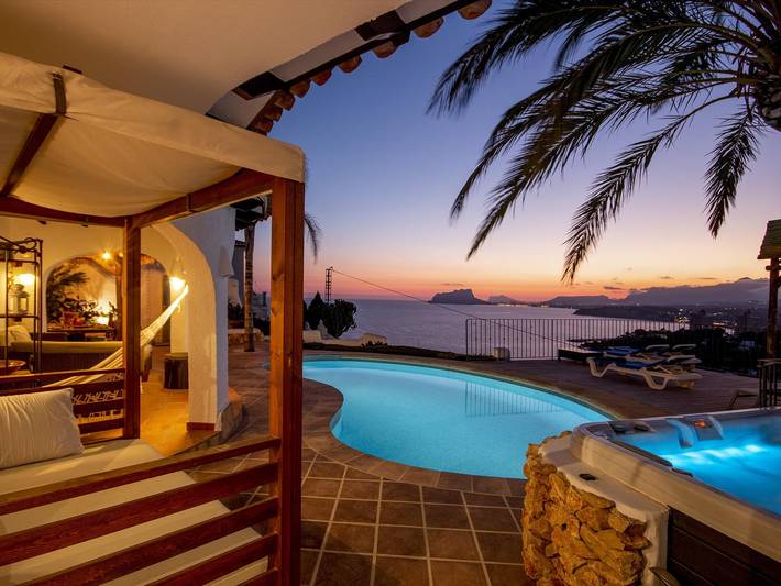 Chalet para 4 personas, con jacuzzi además de terraza y jardín, Se admiten mascotas en Marina Alta - 3