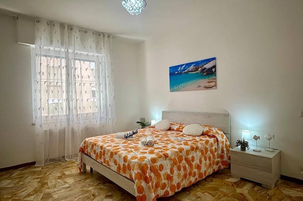 Entire apartment, Blue Beach by Holiday World in Albisola Capo, Albisola Superiore