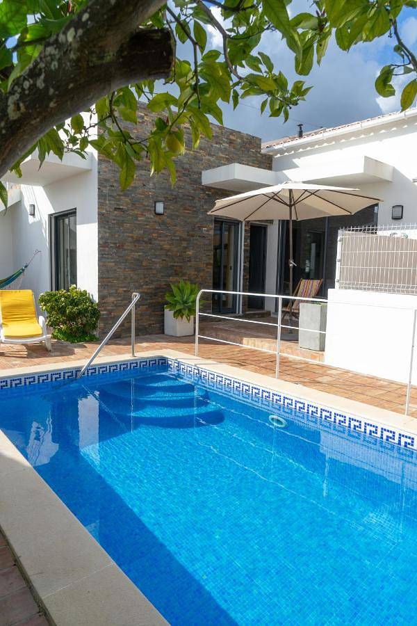 Ferienhaus für 5 Personen, mit Pool und Ausblick sowie Garten - 1