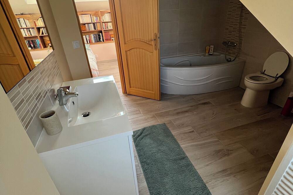 Appartement entier, Appartement super équipé et indépendant  au calme proche du centre ville. in Gap, Région de Gap