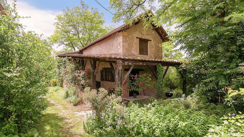 Maison de vacances pour 2 personnes, avec terrasse ainsi que jardin et piscine à Les Eyzies-de-Tayac-Sireuil