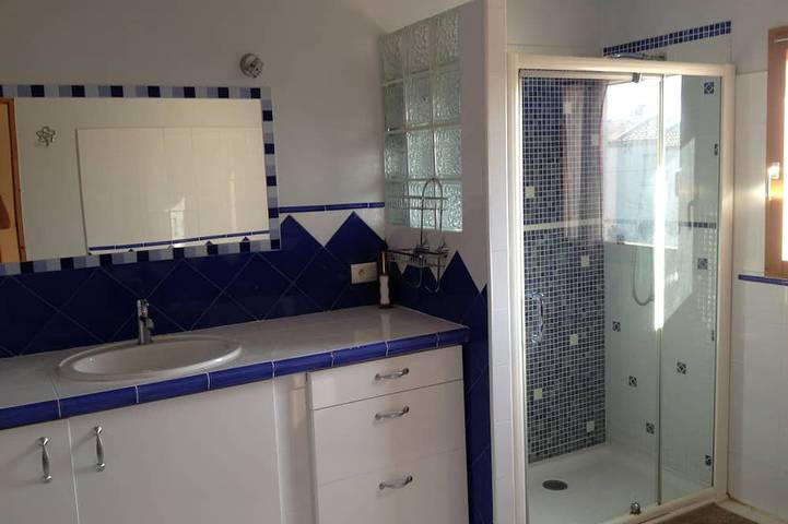 Location de vacances pour 7 personnes, avec terrasse et jardin à Le Cailar - 4