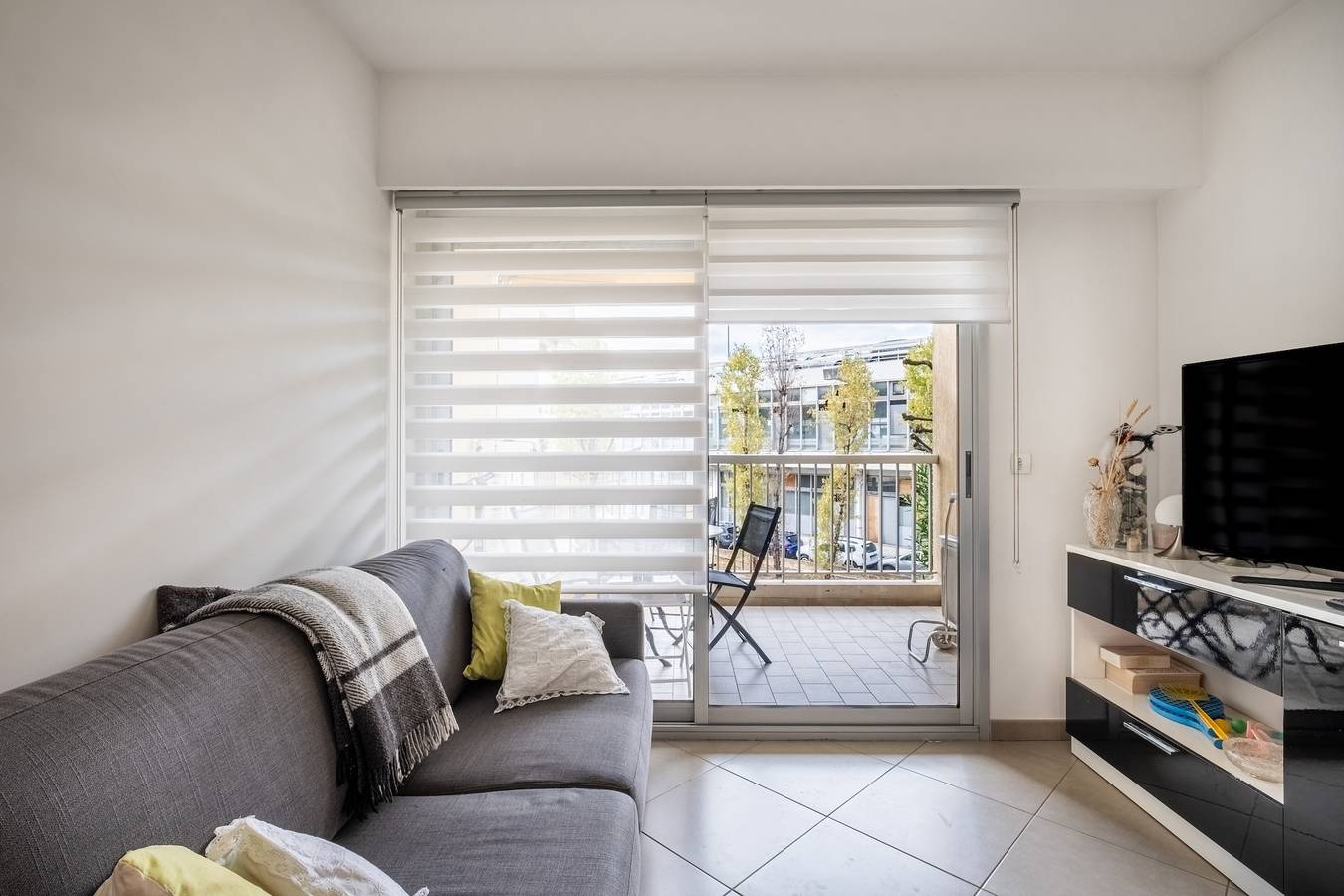 Ganze Wohnung, Appartement „Le Lido T2 Pool, Meernähe“ mit Gemeinschaftspool, Balkon und Klimaanlage in Cros de Cagnes, Cagnes-sur-Mer