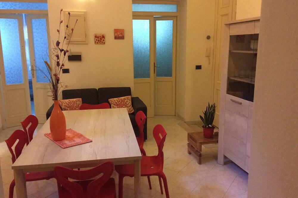 Entire apartment, Cozy, bright, spacious apartment in the heart of Cagliari in Castello (Sardinia), Cagliari