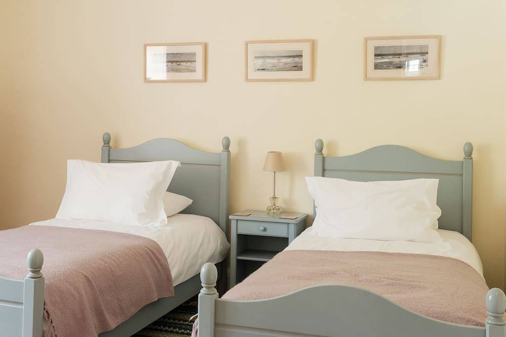 Sandridge Barton, family friendly, with pool in Stoke Gabriel in Stoke Gabriel, Devon