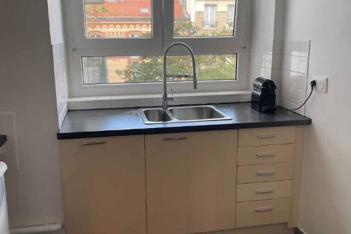 Appartement entier, Appartement cosy et neuf à 3 mins du metro ligne 10 in Boulogne-Billancourt, Hauts-de-Seine