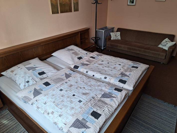 Ferienwohnung für 3 Personen, mit Pool und Garten sowie Terrasse - 1