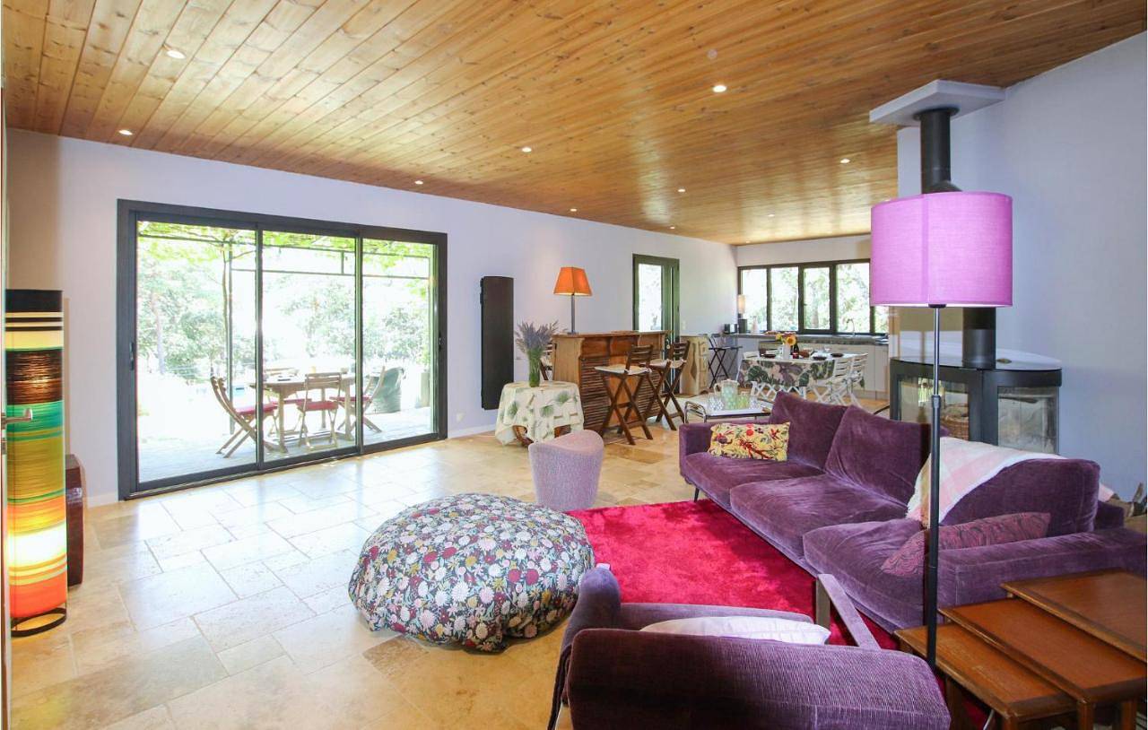 Two-Bedroom Holiday Home in Montbrison-sur-Lez, Région de nyons