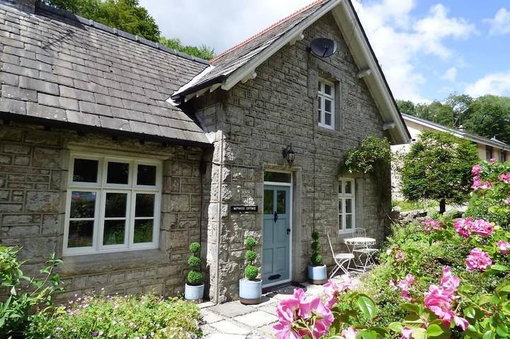 Cottage for 4 people, with garden in Grange-over-Sands