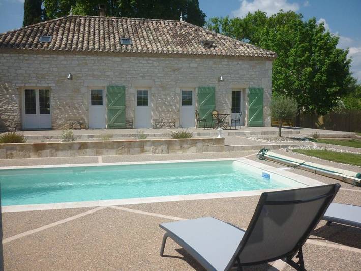 Location de vacances pour 2 personnes, avec piscine ainsi que vue et jardin à Bagat-en-Quercy - 3