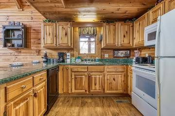 Log Cabin for 18 People in Pigeon Forge, Sevier County, Photo 4