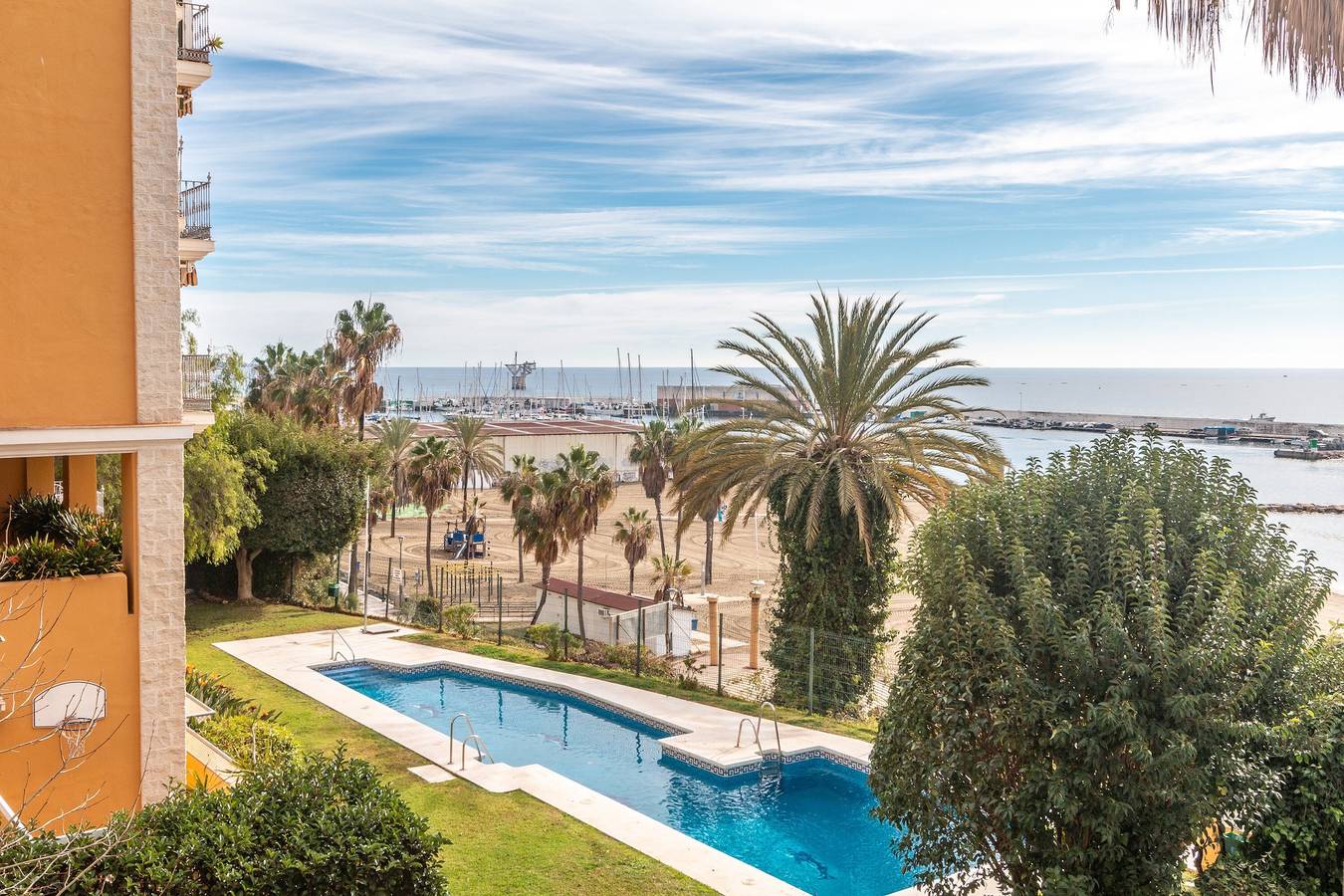 Entire apartment, “Large Marbella Del Mar” Apartment with Sea View, Wi-Fi, and Air Conditioning in Marbella Centre, Marbella