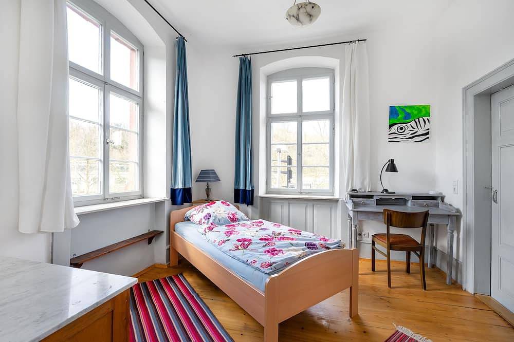Ganze Wohnung, Riesige Ferienwohnung für große Familien, Freunde und Haustiere! in Werbach, Taubertal