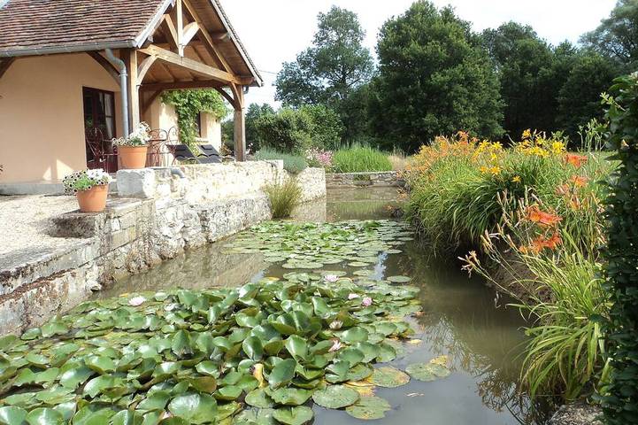 Gîte pour 4 personnes, avec jardin et terrasse à Méobecq
