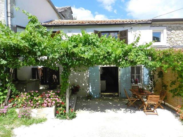 Ferienhaus für 6 Personen, mit Ausblick und Garten sowie Terrasse in Kroatien