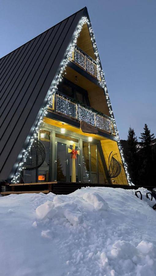 Gîte pour 12 personnes, avec jacuzzi ainsi que jardin et balcon dans Dorna-Arini - 2