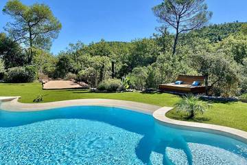 Location de vacances pour 8 personnes, avec jardin, animaux acceptés à Néoules