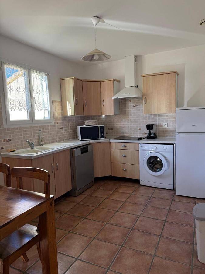 Location de vacances pour 4 personnes, avec vue ainsi que piscine et jardin, animaux acceptés dans Filitosa - 3