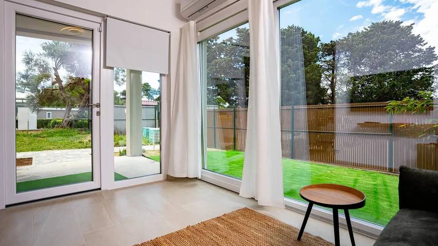 Ferienhaus für 5 Personen, mit Terrasse und Garten in Banjol - 2