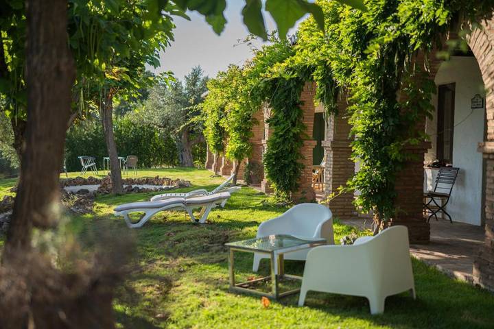 Hôtel pour 2 personnes, avec Jacuzzi et Terrasse ainsi que Jardin et Piscine dans Restabal