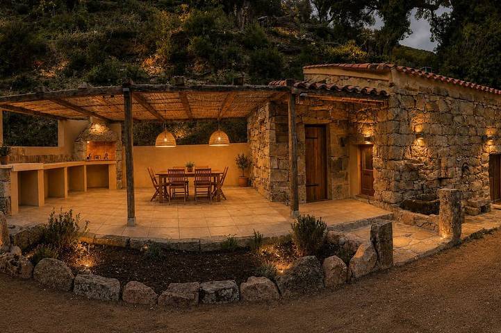 Location de vacances pour 2 personnes, avec jardin dans Zoza