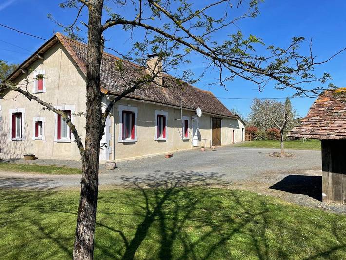 Location de vacances pour 6 personnes, avec terrasse à Saint-Laurent-des-Hommes - 2