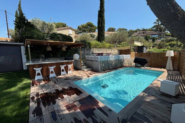 Villa pour 8 personnes, avec jardin et jacuzzi à Sanary-sur-Mer