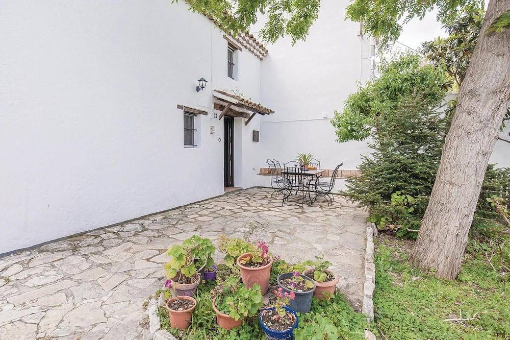 Beautiful home in Zahara de la Sierra in Zahara de la Sierra, White Villages