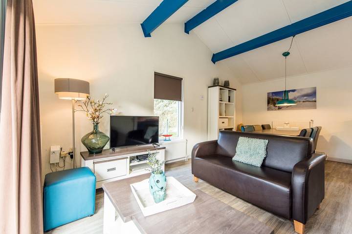 Ferienhaus für 6 Personen, mit Balkon/Terrasse und Terrasse sowie Garten und Pool auf Ameland - 2
