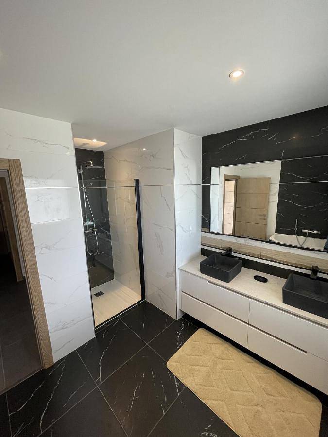 Location de vacances pour 8 personnes, avec Balcon et Terrasse ainsi que Jardin et Vue à Lanildut - 4