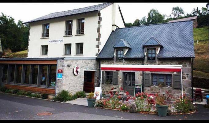 Location de vacances pour 3 personnes, avec Terrasse à Saint-Projet-de-Salers