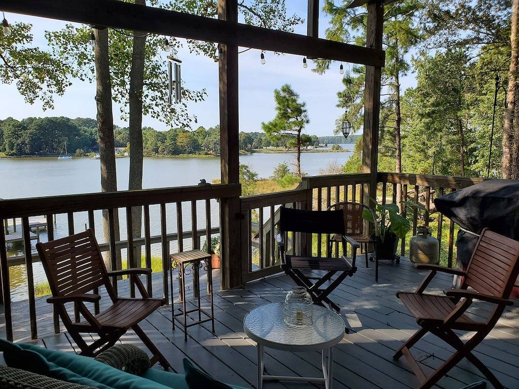 Waterfront Living mit Blick auf private Pier-malerische Aussichten und Sonnenuntergänge! in Gloucester County