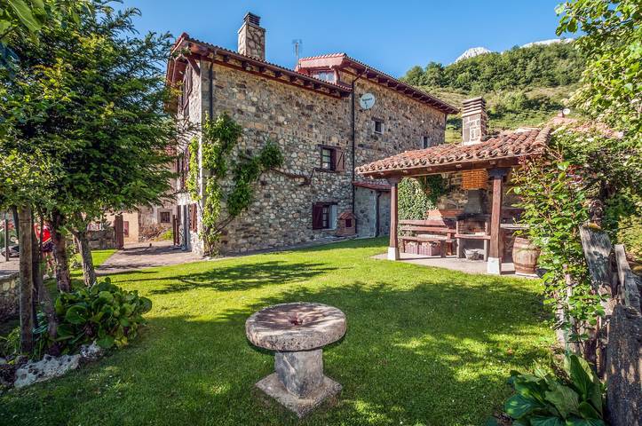 Casa de vacaciones para 10 personas, con Balcón y Jardín