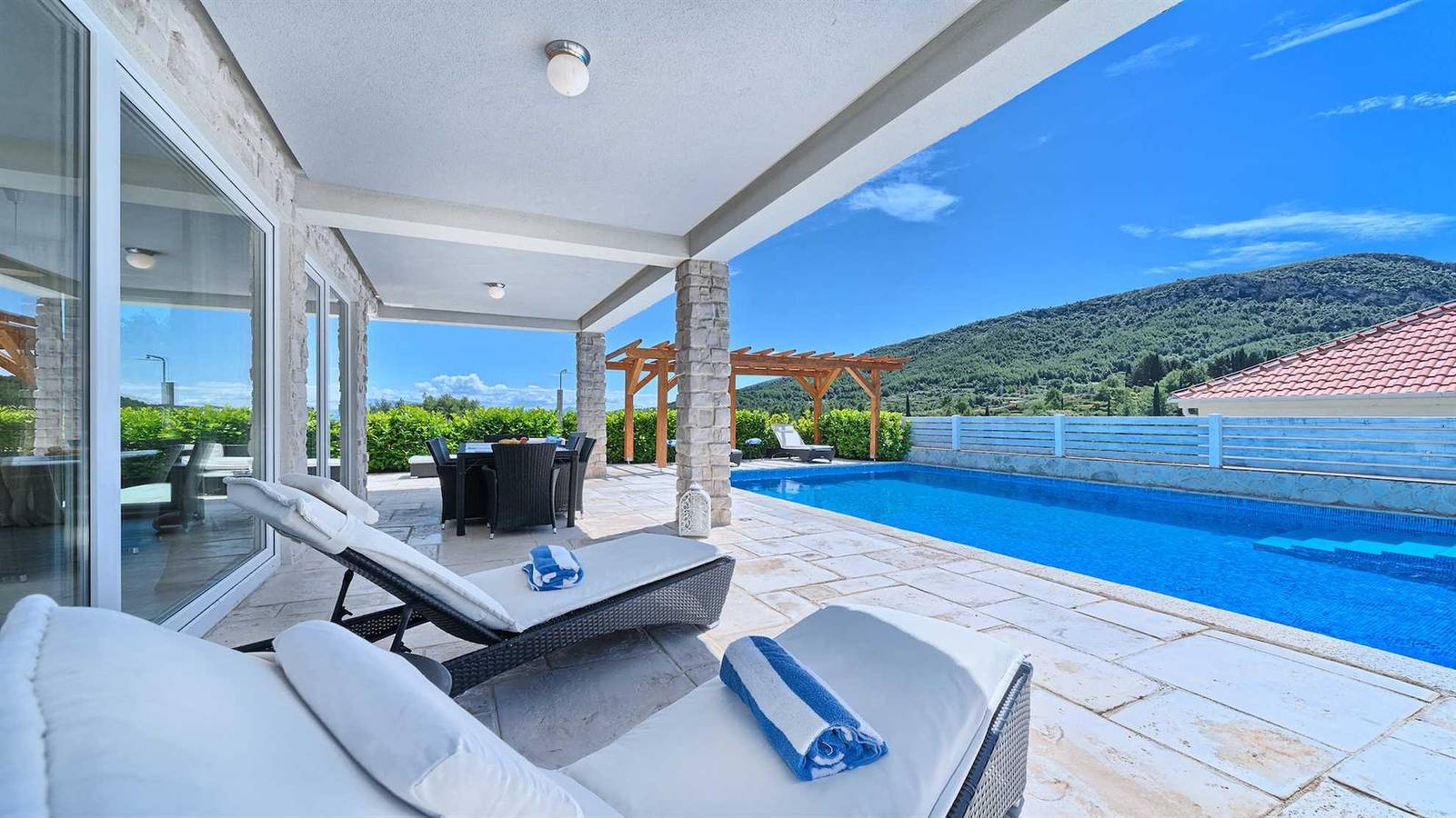 Villa Caprice - mit Pool und Spa für 10 Gäste auf der Insel Hvar in Pitve, Hvar