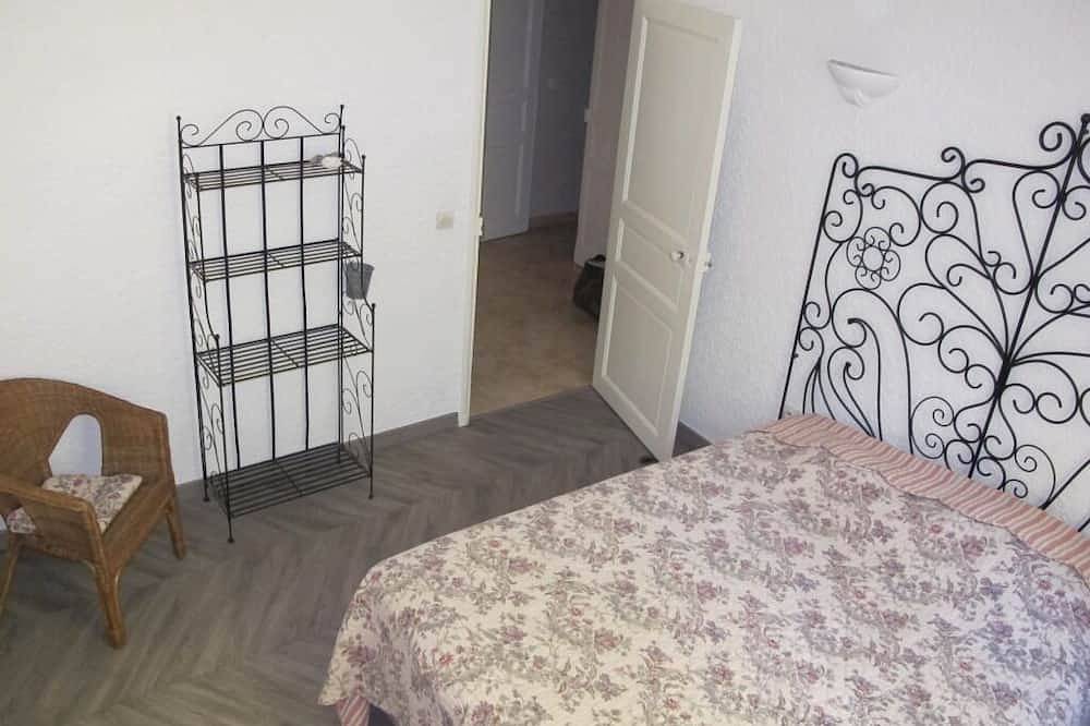 Ganze Wohnung, Charming apartment at the foot of the Luberon ochres in Rustrel, Regionaler Naturpark Luberon
