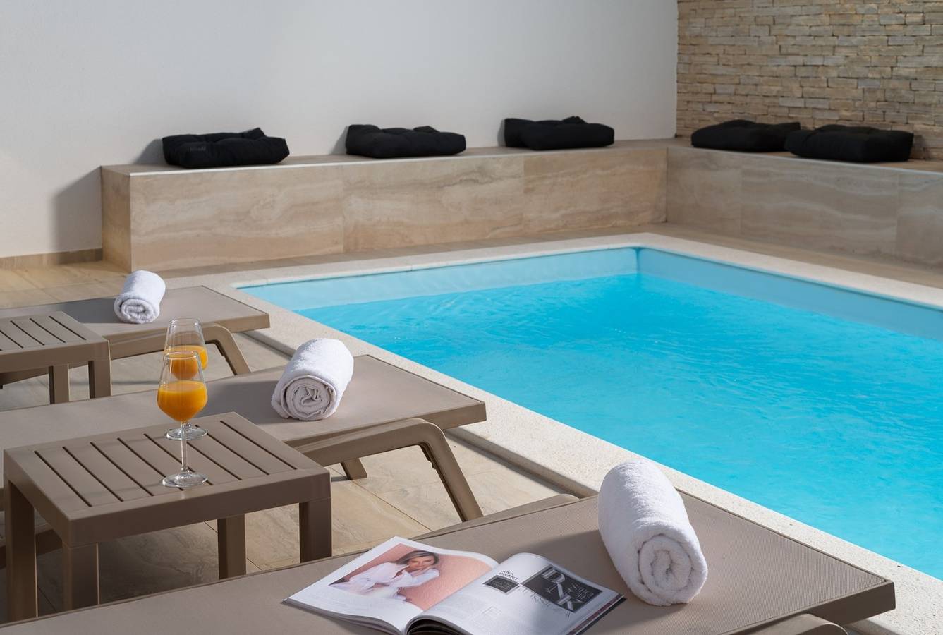 Villa Bellatrix 1 - beheizter Pool und Jacuzzi, ruhige Gegend, Familie, Meerblick in Vrsi, Zadar