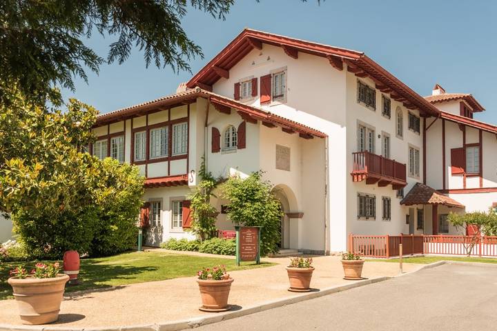 Bungalow para 3 personas, con Terraza y Piscina en Hendaya