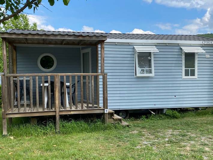Camping für 4 Personen, mit Terrasse und Pool in der Ardèche