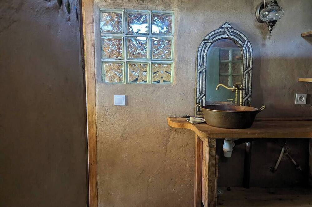 Organic 2-bedroom  farmhouse in Provence, la Mauvaise Herbe, Barjols in Barjols, Brignoles region