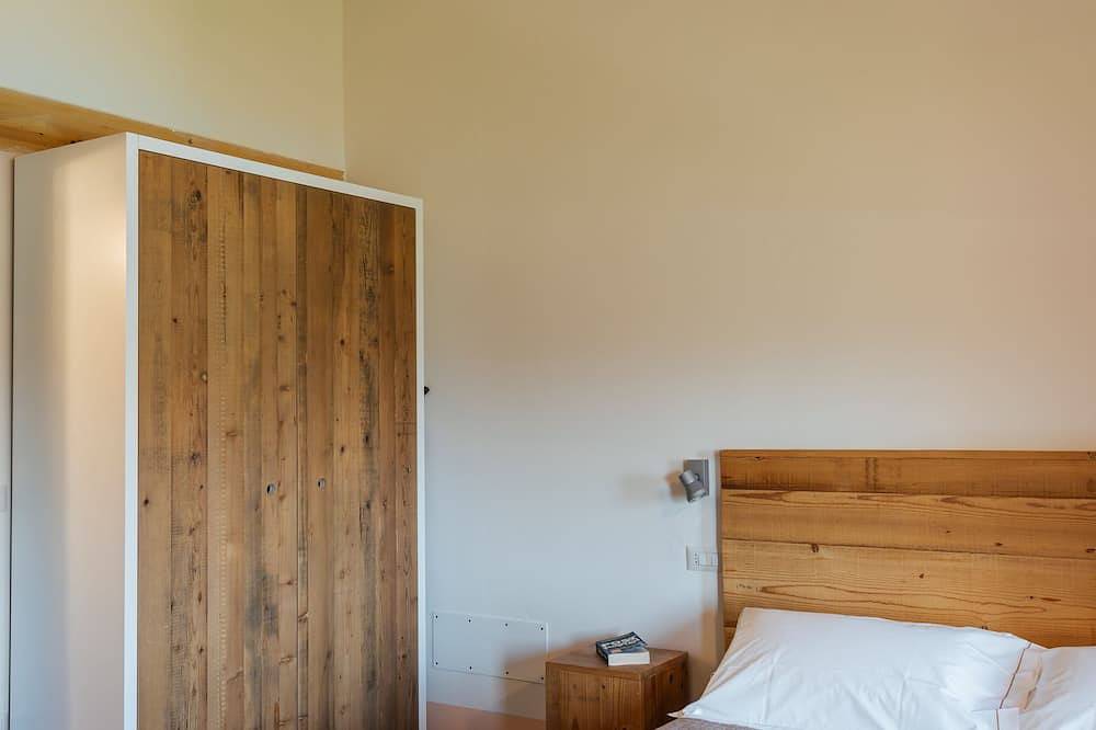 Castagna 110 mq con piscina condivisa in Santa Maria Nuova, Provincia di Ancona