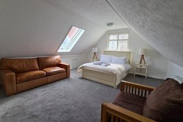 Beach House for 15 People in Selsey, West Sussex, Photo 1