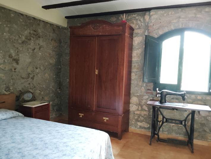 Casa rural para 21 personas, con jardín, Se admiten mascotas en Alt Empordà - 2