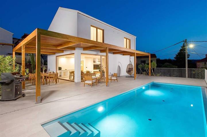 Villa für 8 Personen, mit Terrasse - 1