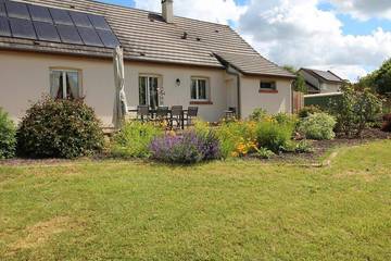 Gîte pour 6 personnes, avec terrasse et jardin à Orchaise