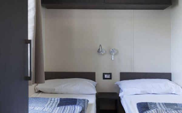 Mobilehome with a large covered veranda  in Lido di Jesolo, Jesolo