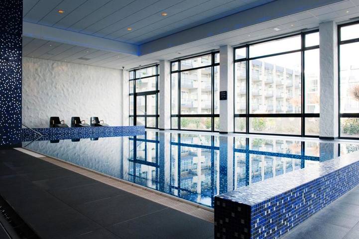 Hotel voor 4 personen, with Terras and Tuin as well as Sauna in Haarlemmermeer