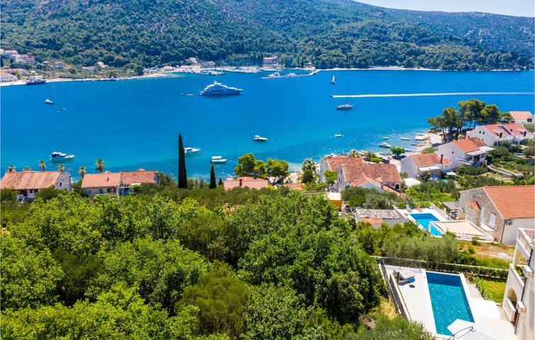 Encantador apartamento con piscina, terraza y cerca de la costa de Slano in Slano, Condado de Dubrovnik-Neretva