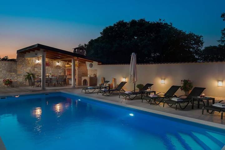 Ferienhaus für 7 Personen, mit Garten