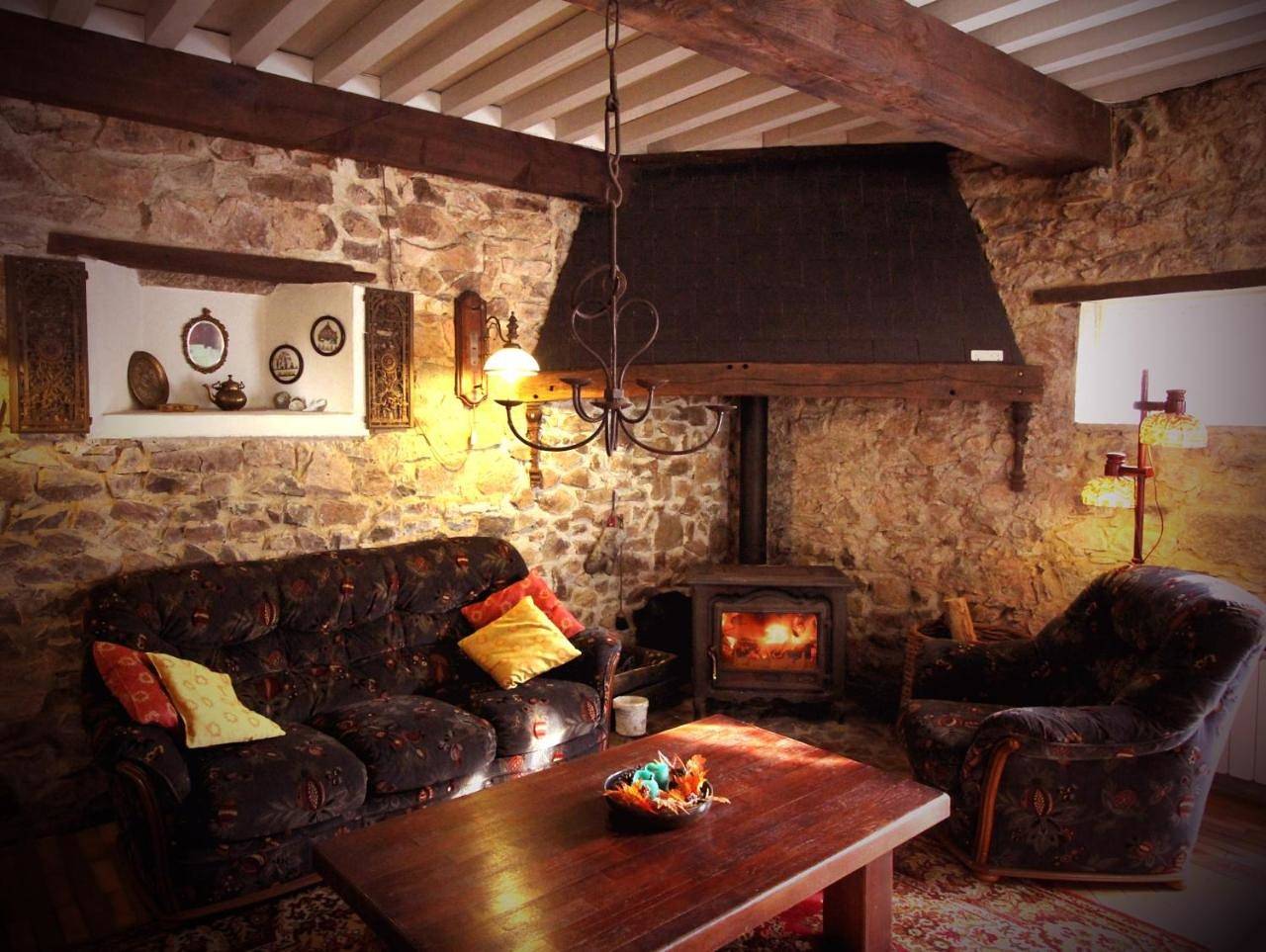 Two-Bedroom House in Ouroux-en-Morvan, Parc naturel régional du Morvan