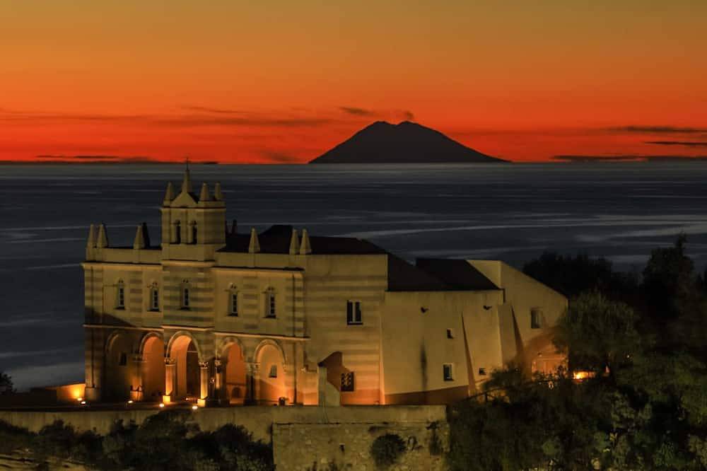 Ganze Wohnung, Cozy two-room apartment in Tropea for 2/4 people with swimming pool near the sea in Santa Domenica, Ricadi (gemeinde)